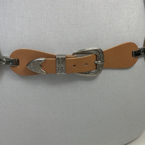 VINTAGE VERMILLION Leather bohemian cowboy belt, Size M - Picture 3 of 10